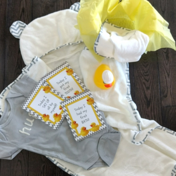Cute Beach Towel Set | Baby Shower Gift Basket - Picture 3 of 6